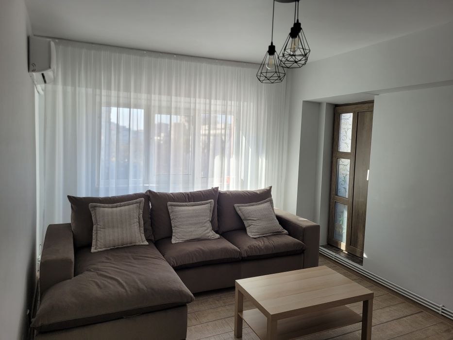 Persoana fizica, inchiriez ap 2 cam decomandat Nicolina