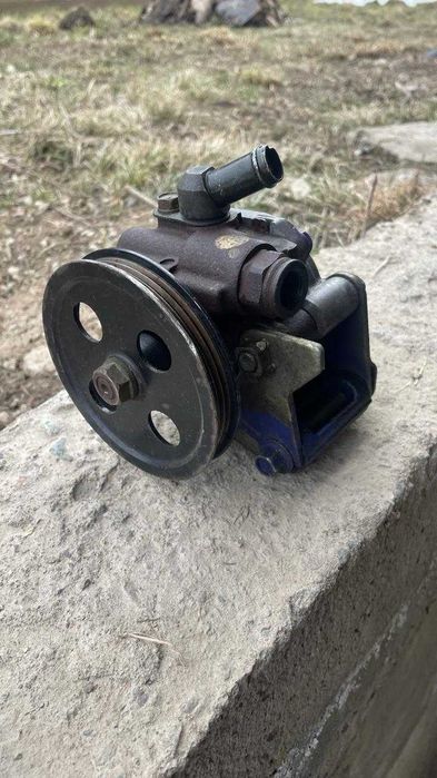 Гур насос на Carina E