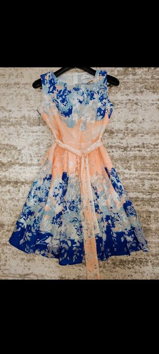Vând rochie / rochița fete/ domnisoare