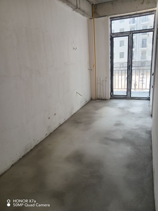 Zamonaviy arxitektura asosida qurilgan binoni 2 etaj 2 xonali kv sotil