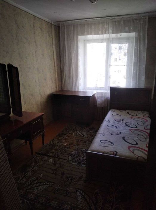 м.Буюк Ипак Йули Буз Базар 3(4)-комн 2/5 67 м² кирпич 2х6 бал без рем