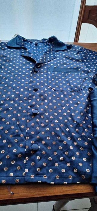 compleu  dama satin halat de casa si pantaloni scurti XL pret 90 lei pijama barbati  satin bleumarin   marime L-XL pret 80 lei