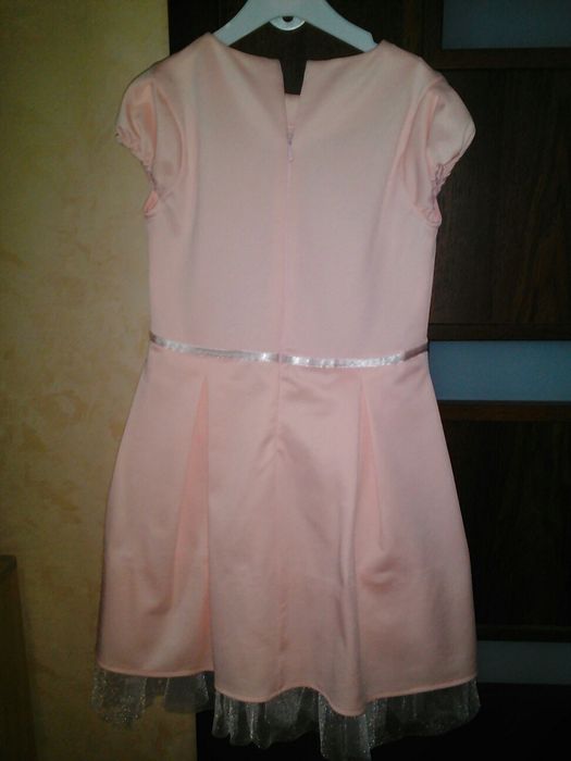 Много запазена  Рокля  р-р128