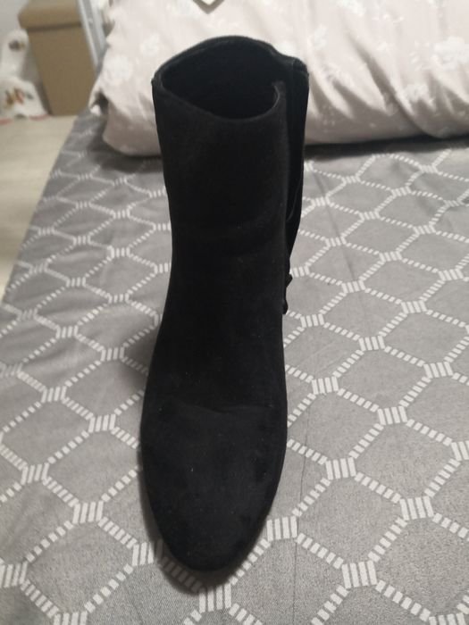 Vând ghete dama negre