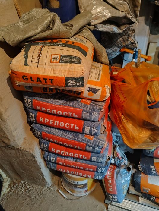 Продам кафельный клей