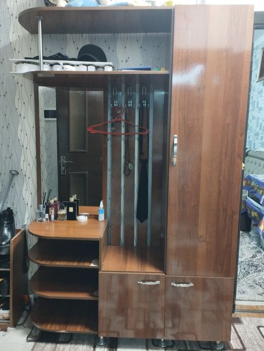 Шкафчик для одежд, документов, головных уборов