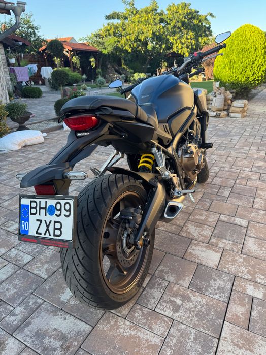Vând Honda CB650R