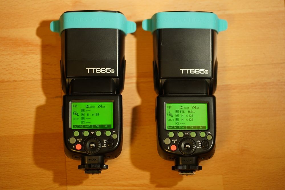 Blituri Godox 2 buc. tt685s Sony + accumulatori + incarcator