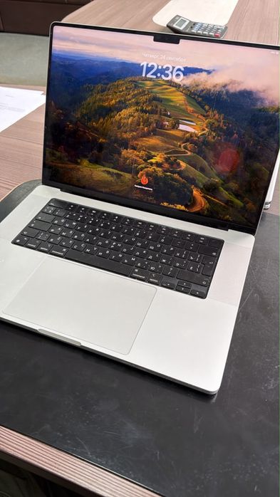 MacBook pro 16 M3 pro 18gb/512gb