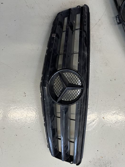 Mercedes W204 C класа предна решетка/маска
