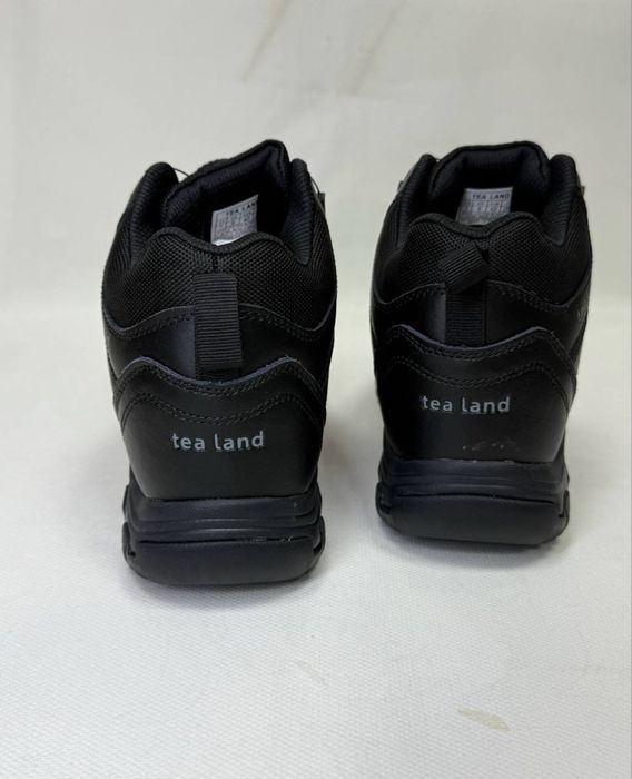 Зимние кроссовки