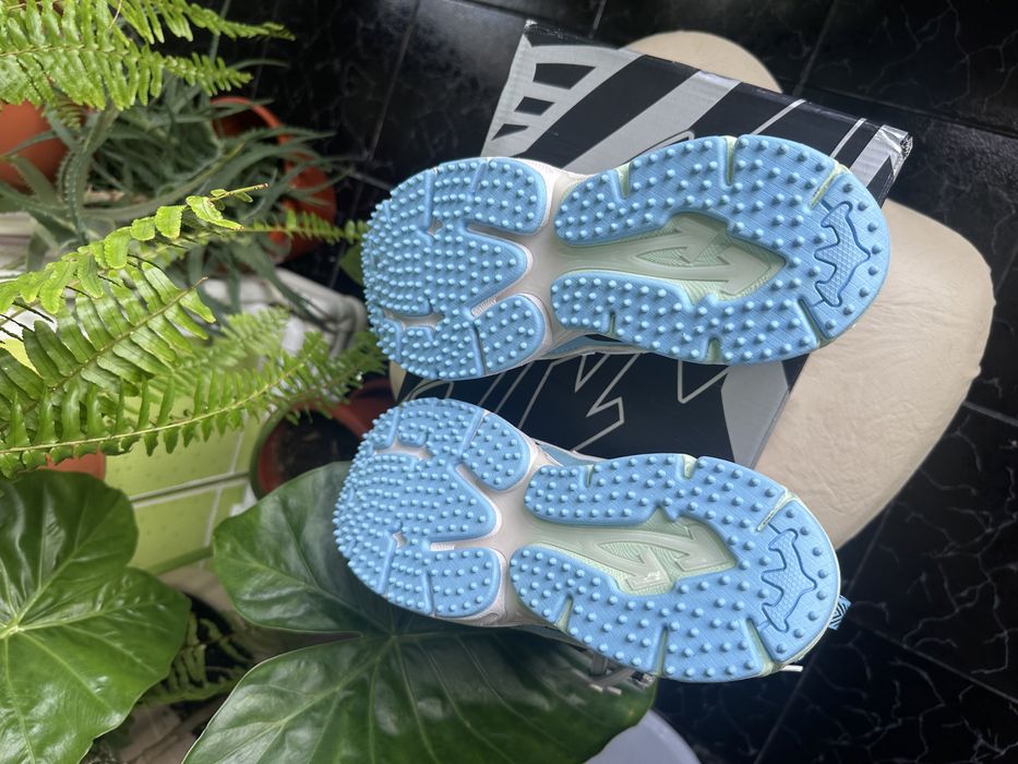 Off white “be right back” 44/45