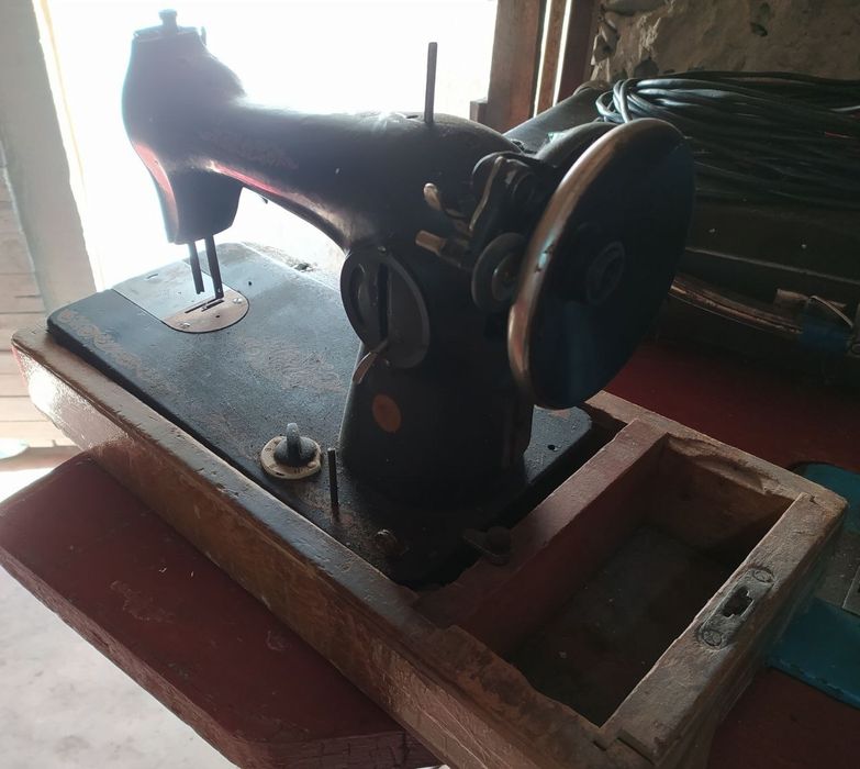 Продаётся швейная машина