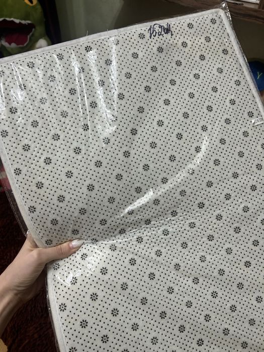 Продам коврик новый