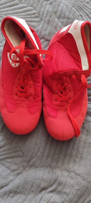 Спортивная обувь