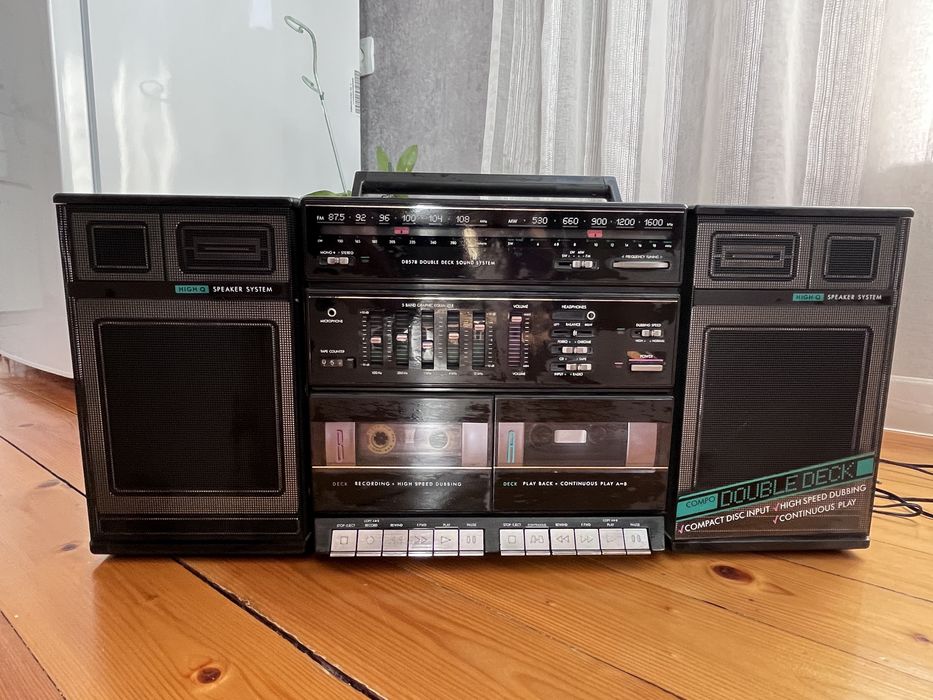 Двукасетъчен  касетофон в отлично състояние