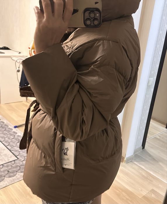 Продам куртку новую