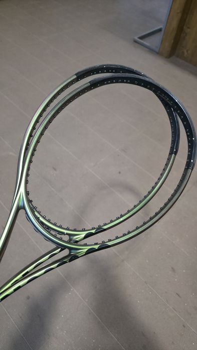 Vand doua rachete Wilson Blade 98 v8 305 g