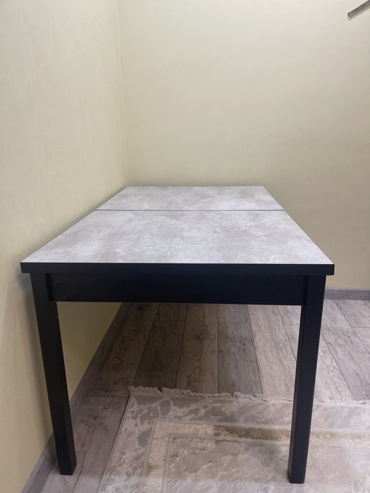 Продается раздвижной стол