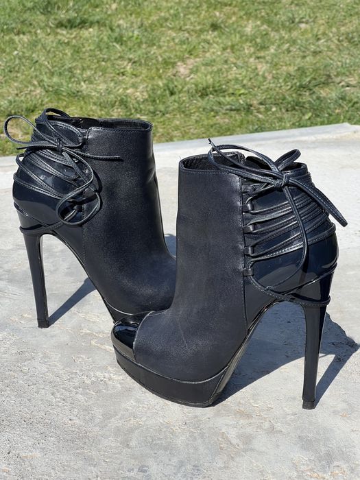 Боти на висок ток Just Cavalli