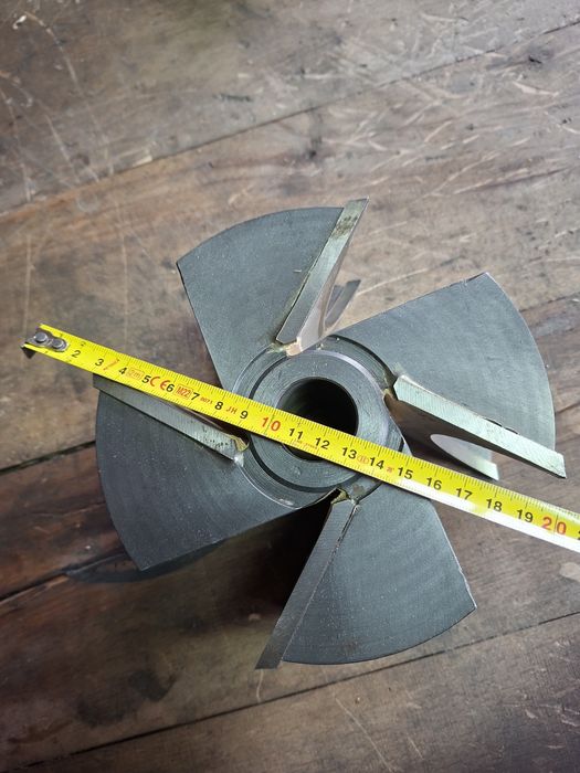 Raza mare  jumătate de cerc