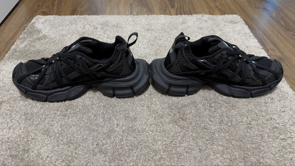 Balenciaga 3 XL noi