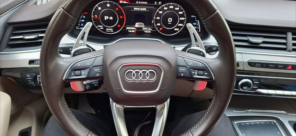Audi Q7 Se poate vedea in Suceava după 18 iulie accept test toate dotările