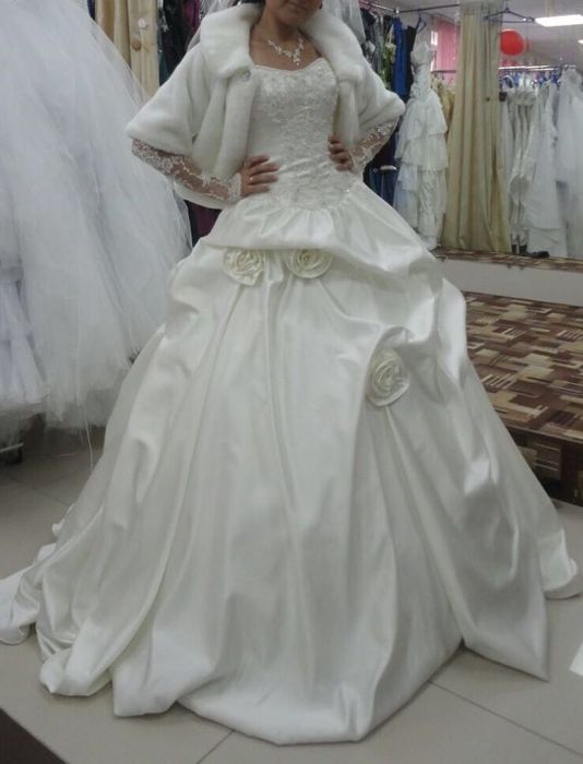 Свадебное платье