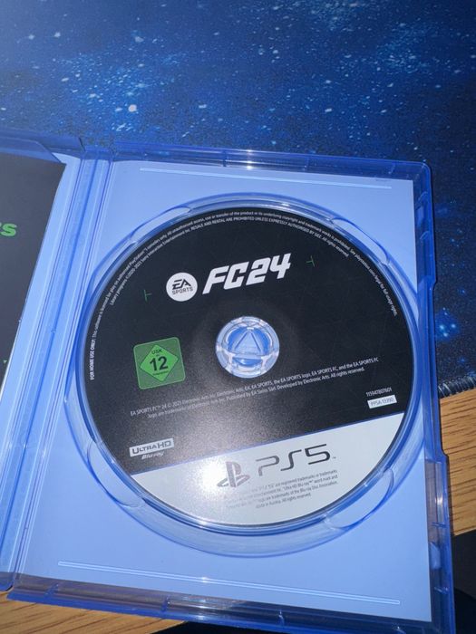 Fc 24 за ps5 ако може бартер но да е за ps4