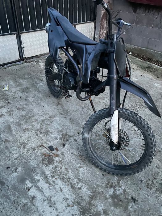 Vând cros 125cc 4 trepte model jrh