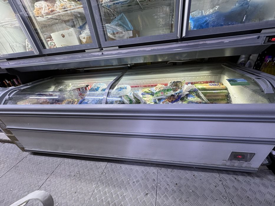 Vitrina comgelate aht