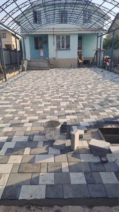 Ландхаус тратуарная брусчатка