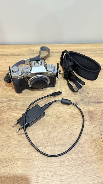 Fujifilm X-T4 ( боди)