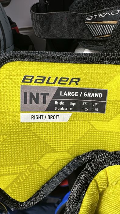 хоккейный налокотник Bauer