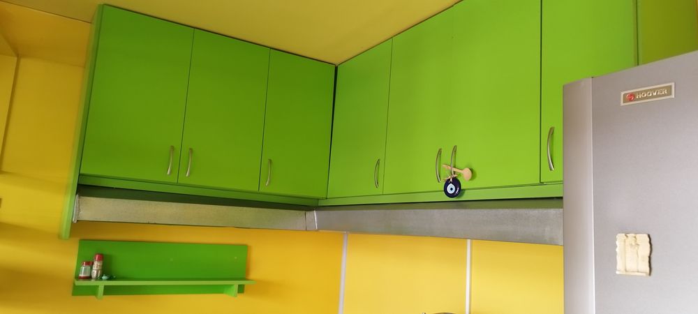 Продава се обзавеждане за кафене/ заведение