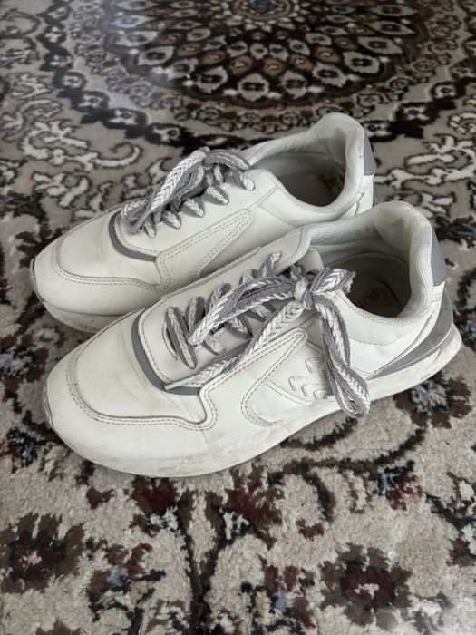 Кроссовка женский