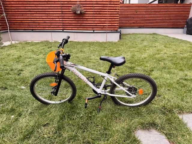 Vand Bicicleta aproape noua