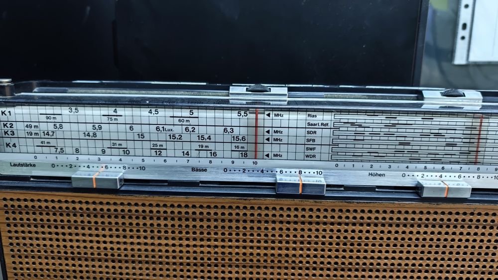 Radio ITT Schaub Lorenz, model Touring International 104