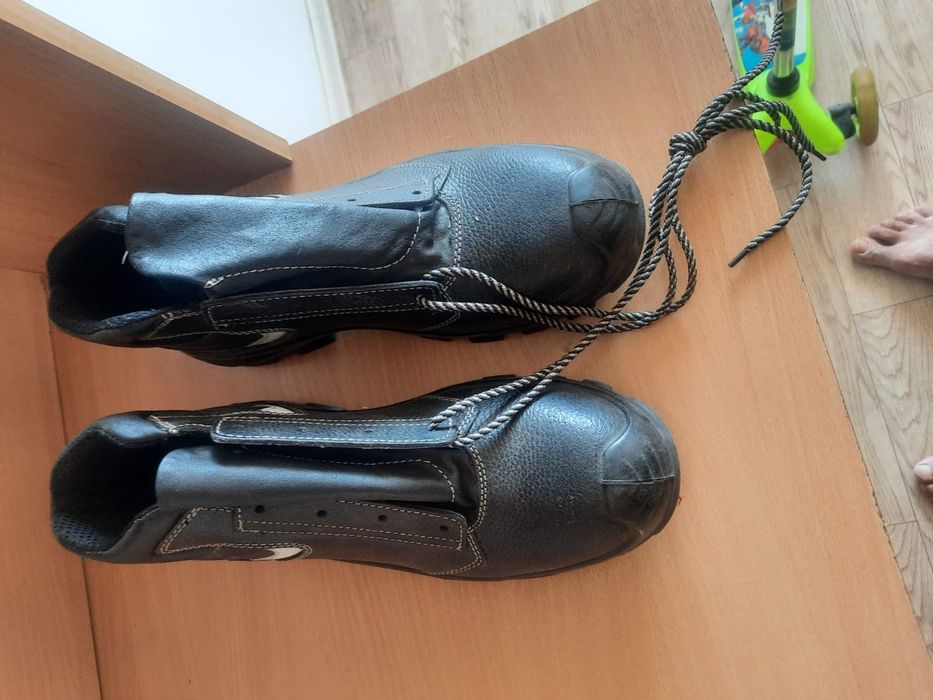 Продам рабочие сапоги
