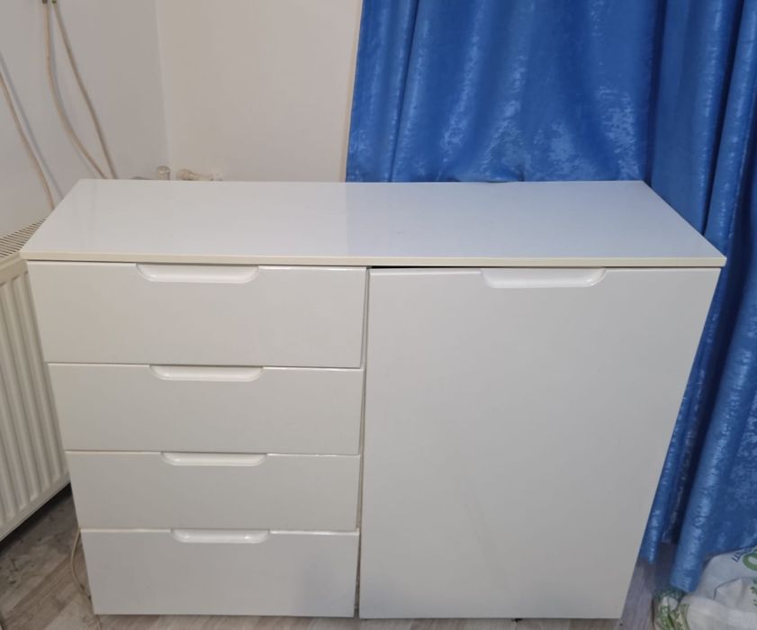 Comoda TV alba, moderna,stare buna