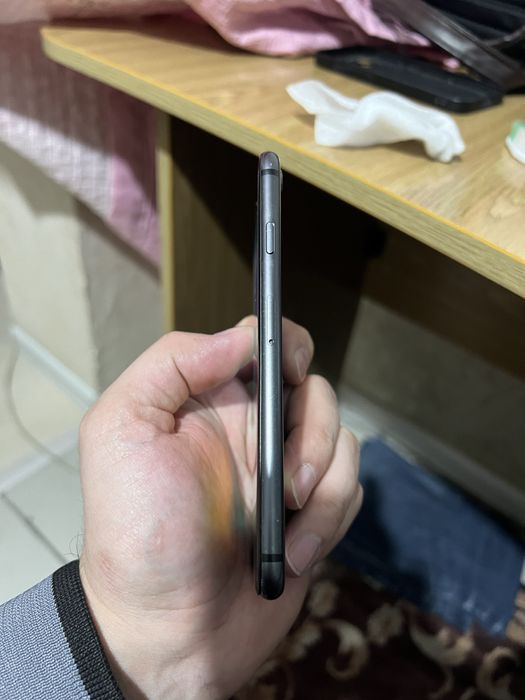 Iphone 8, в подарок iphone 6.