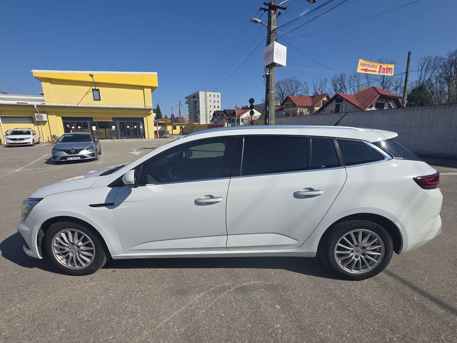 Vând Renault Megane 4 an 2021 1