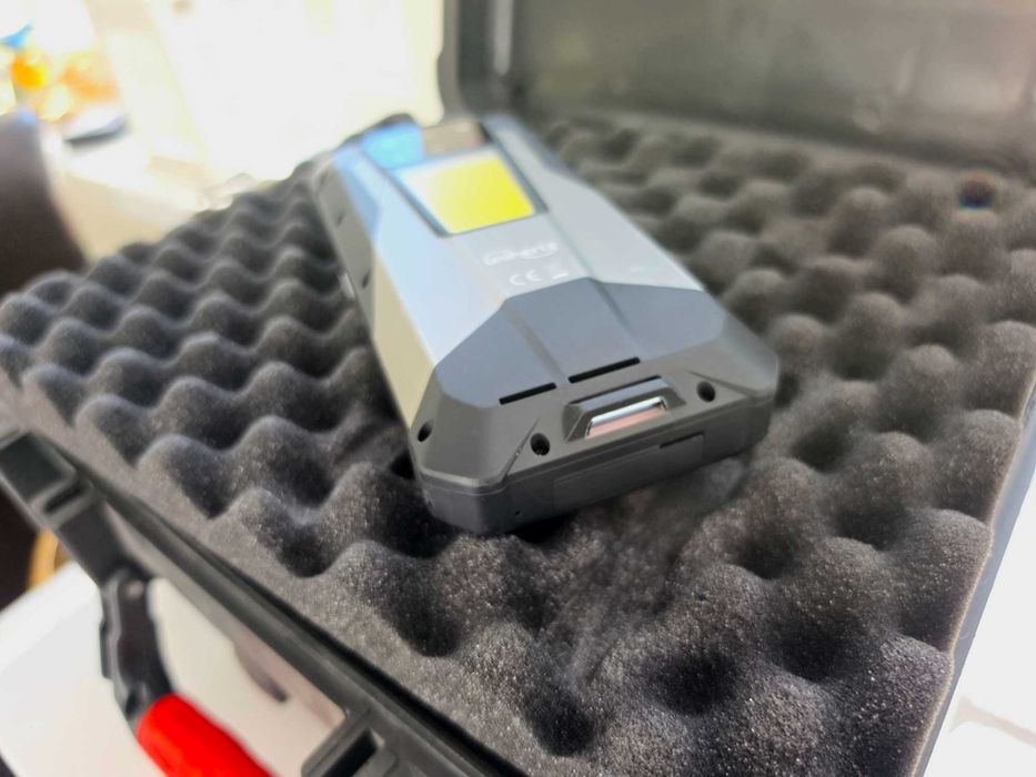 Vand telefon Tank 3 Pro in stare impecabila cu ecran de rezerva nou