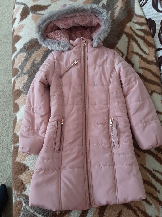 Продам зимний комплект для девочки.