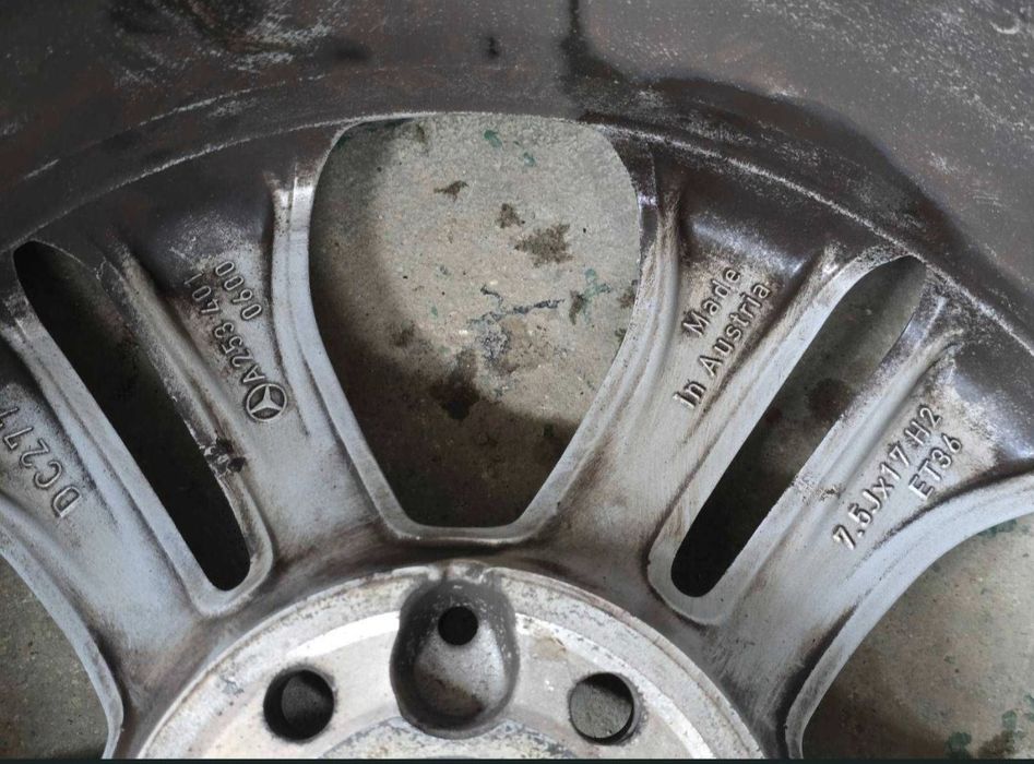 Гуми 4бр Pirelli 235/65/R17 с оригинални Джанти за Mercedes GLC