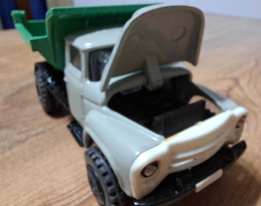 Светски СССР метален модел ЗиЛ в мащаб 1:43