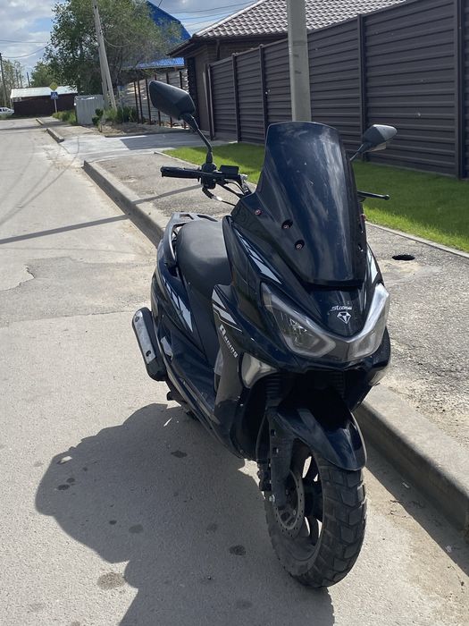 Скутер maxi 180 куб