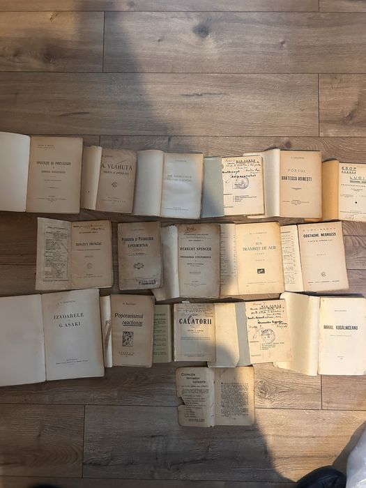 Lot 17 carti vechi anii 1914 - 1940