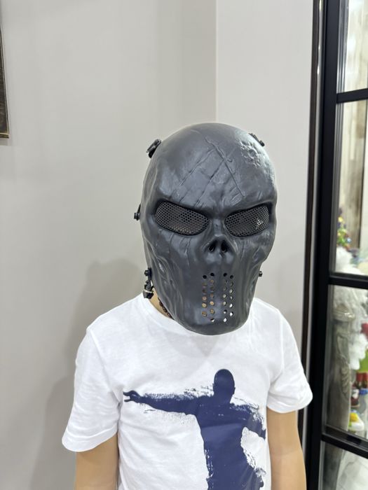 Защитная маска черная