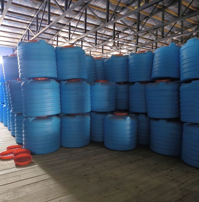 2000L gorizontal , plastik bochkalar sotivda
